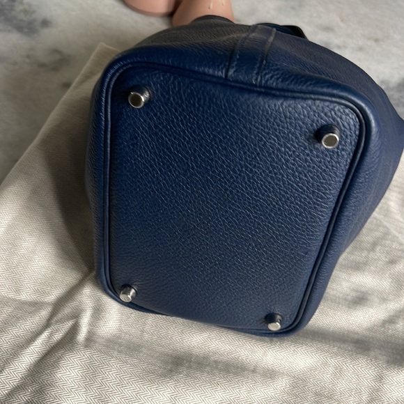 Hermes Picotin 18 PM Bleu Obscur Blue Tote - Picture 6 of 11